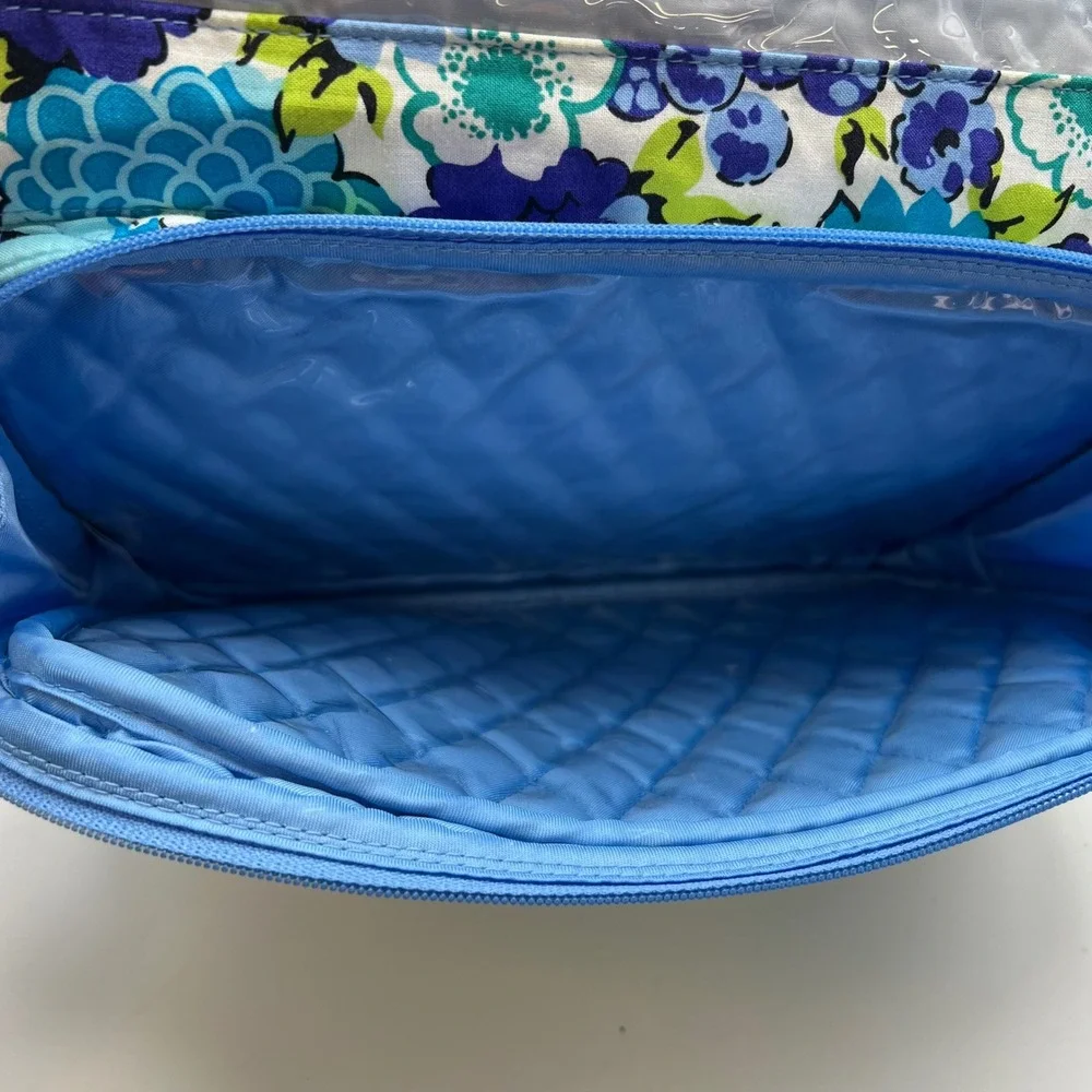 Vera Bradley Hanging Travel Organizer Blueberry Blooms Quilted Toiletry Bag